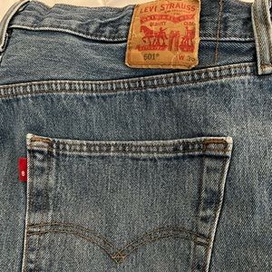 Vintage Levi’s 501 Button fly jeans